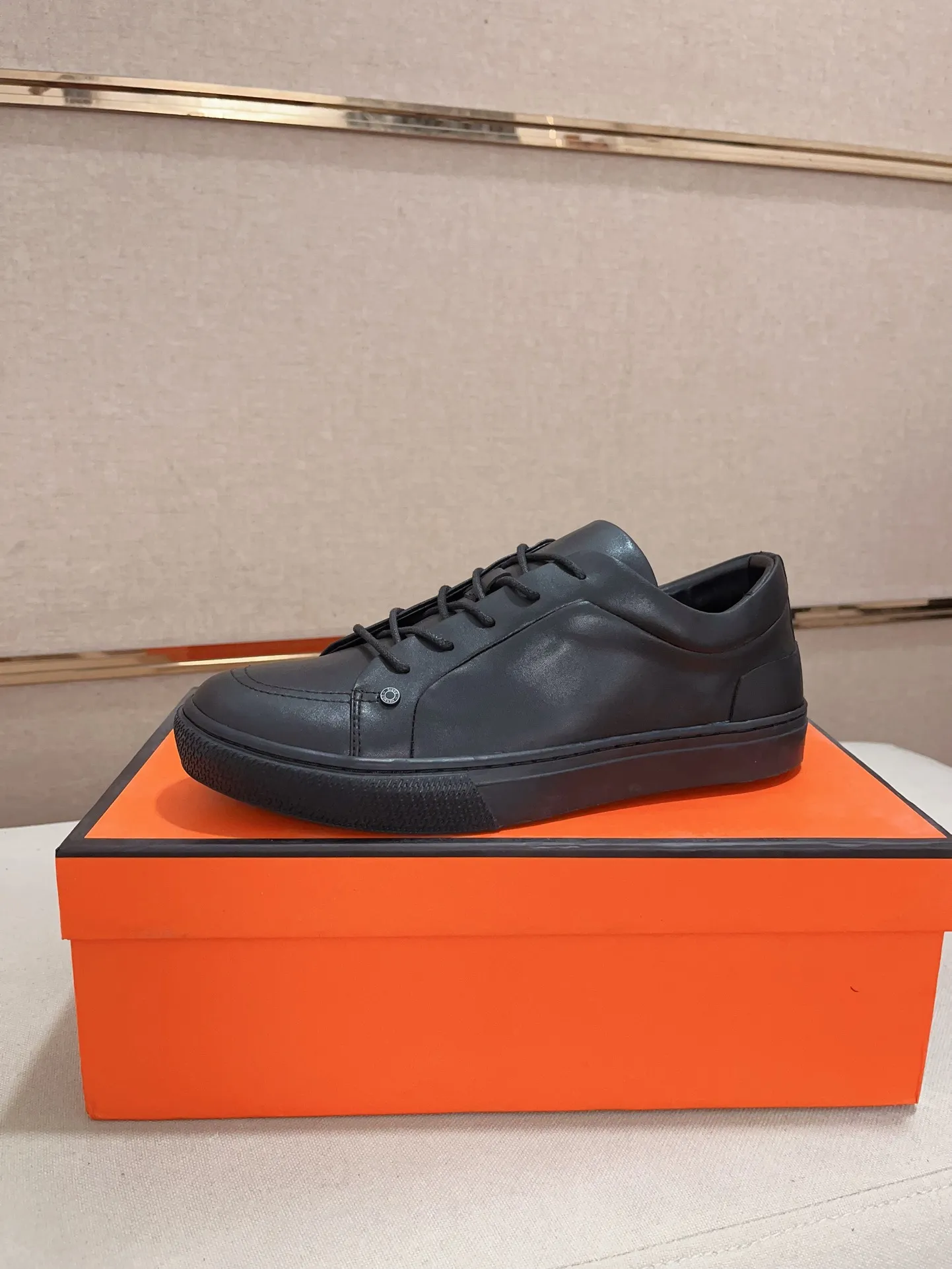 Men's clothing and shoes💰: 400💰《HERMES》【Classic Original Version】Hermès; Top 🔝 Purchasing Agency 🔍🔍Latest 🇺🇸Sold simultaneously at counters, original imported from Italy ▲▲Cow leather▲ ▲Exquisite workmanship (Italian 🇮🇹imported water-dyed 🐂cowhide lining) sole: original sole provided by the original factory, ⚠️exclusive double-layer activity·TPR·rubber·combined molded outsole; Code number: 36-44 (45/46 can be customized, non-refundable)